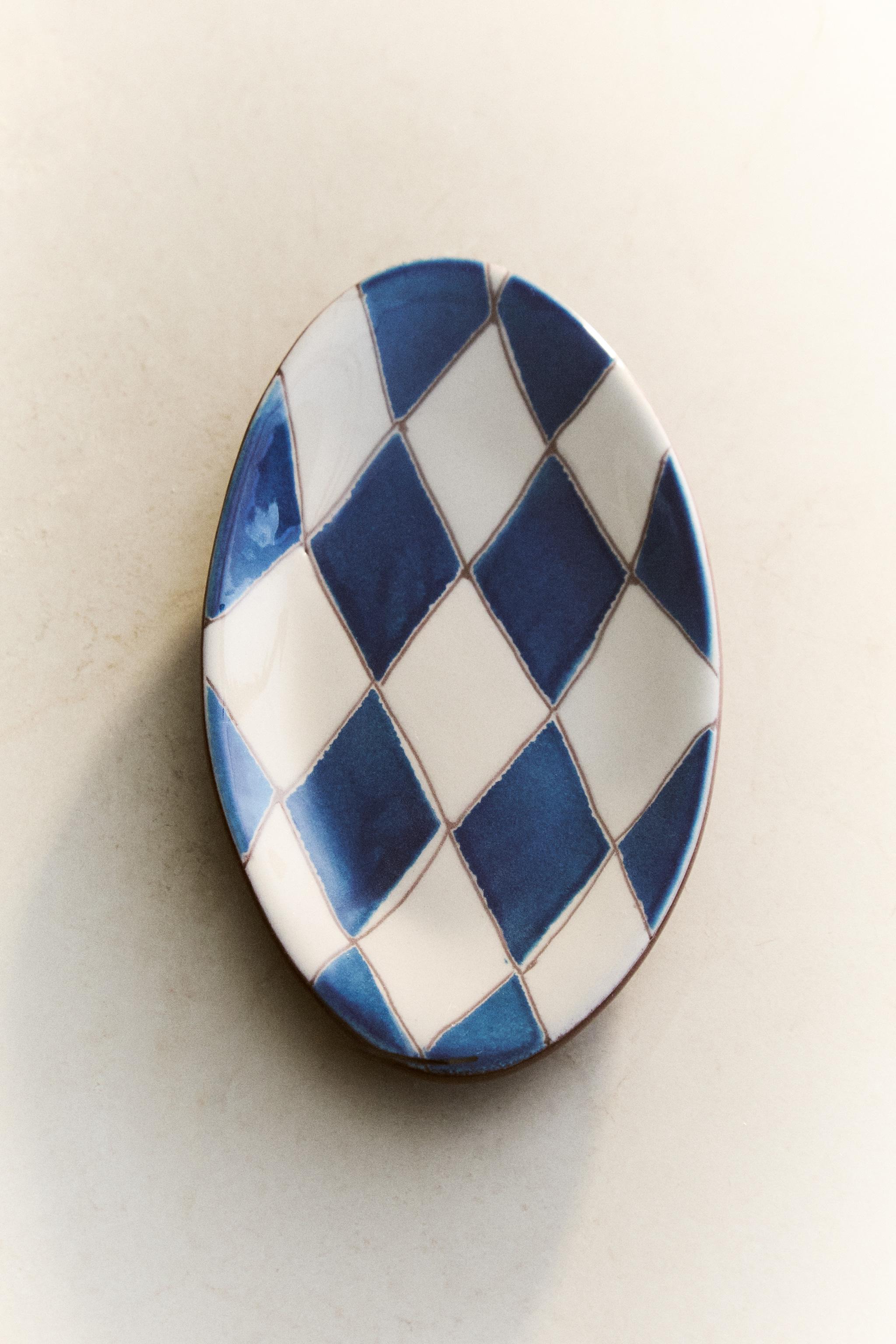 BLUE DIAMOND CERAMIC BATHROOM SOAP DISH